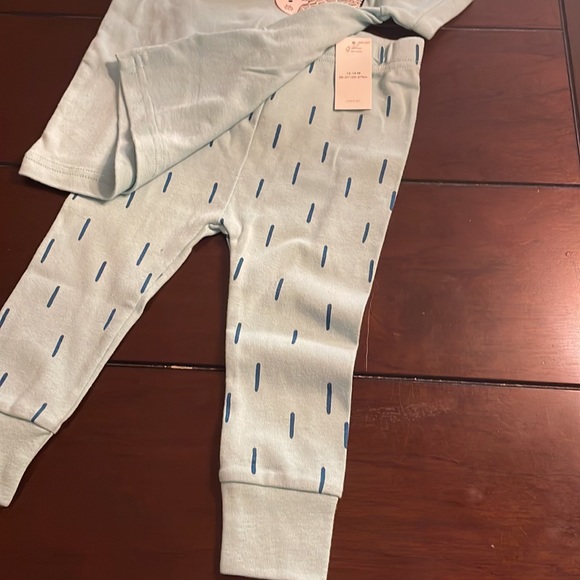 Old Navy pajamas 12-18 mos - Picture 3 of 3